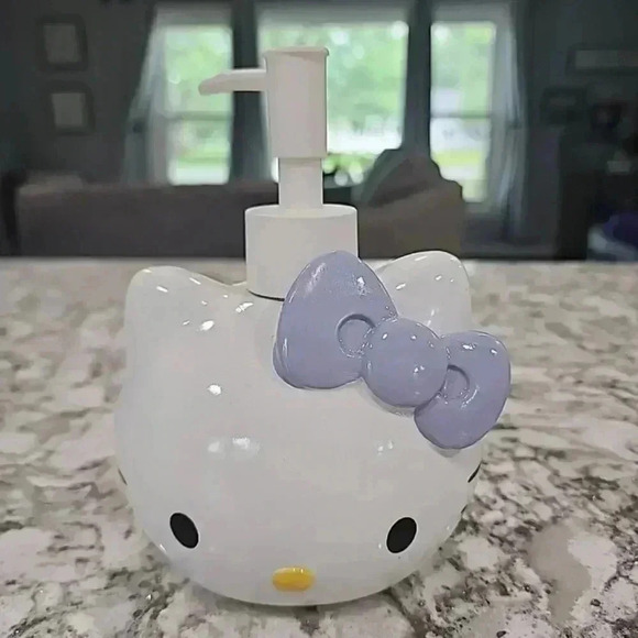 Hello Kitty Other - NEW - Sanrio Hello Kitty White Bath Soap Or Lotion Pump Dispenser - Purple Bow